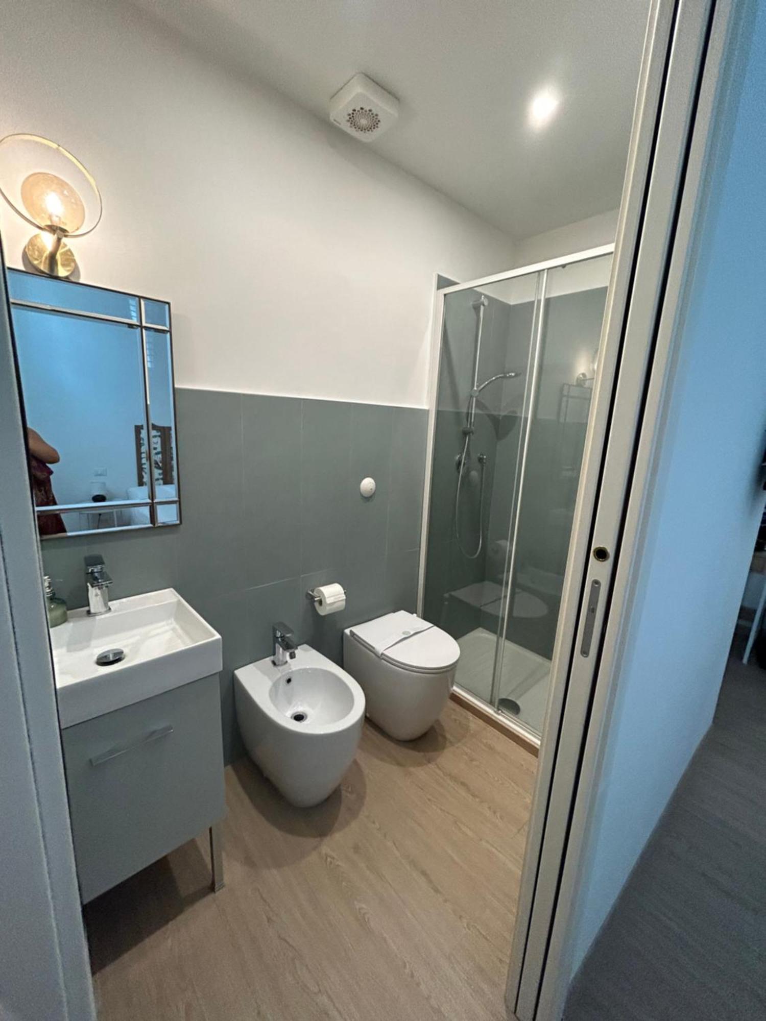Ensuite Florence Room Luaran gambar